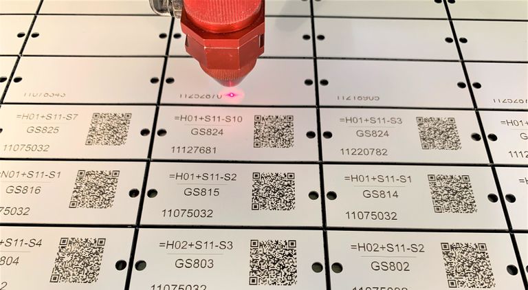 Kunststoff mit Barcode